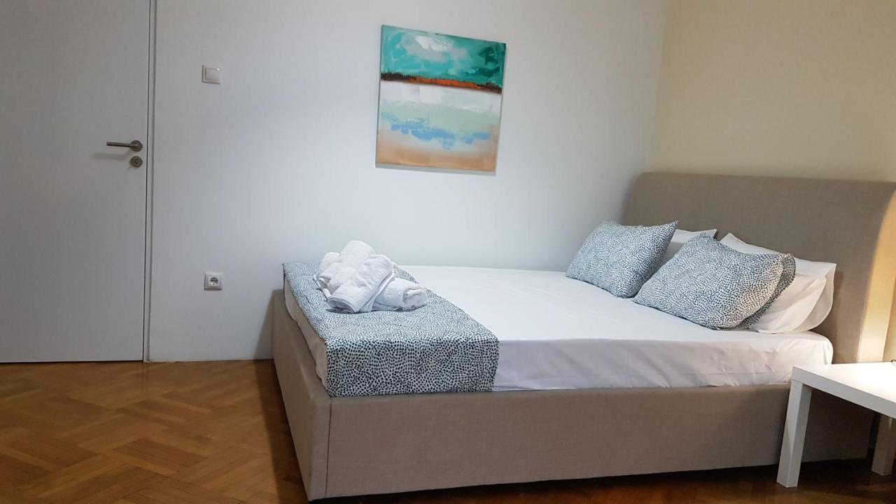 Apricot Apartment - Athens Center, 6 Bd, 2.5 Bath Exterior photo