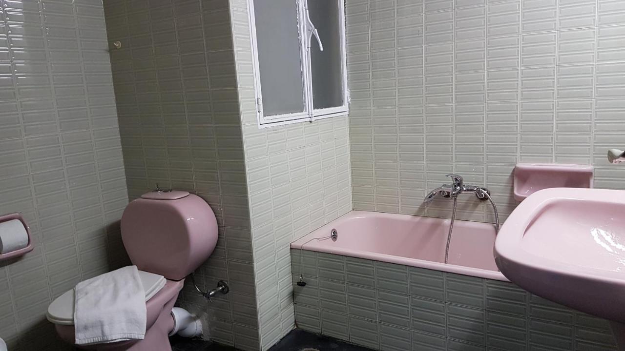 Apricot Apartment - Athens Center, 6 Bd, 2.5 Bath Exterior photo